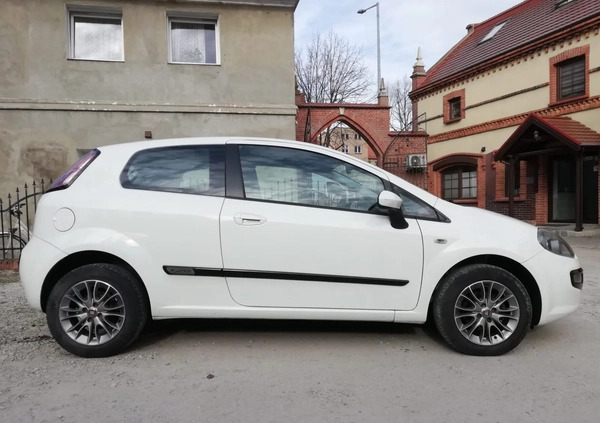 Fiat Punto cena 14600 przebieg: 163000, rok produkcji 2011 z Wrocław małe 106